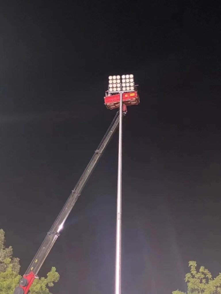 Daily maintenance and maintenance of high pole light缩略图 Daily maintenance and maintenance of high pole light缩略图