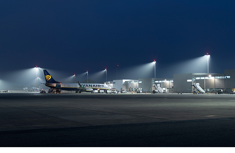 Hi-Shoot 600W LED Stadium Light are widely used in Sailing container ship-Hishine Group缩略图 Hi-Shoot 600W LED Stadium Light are widely used in Sailing container ship-Hishine Group缩略图