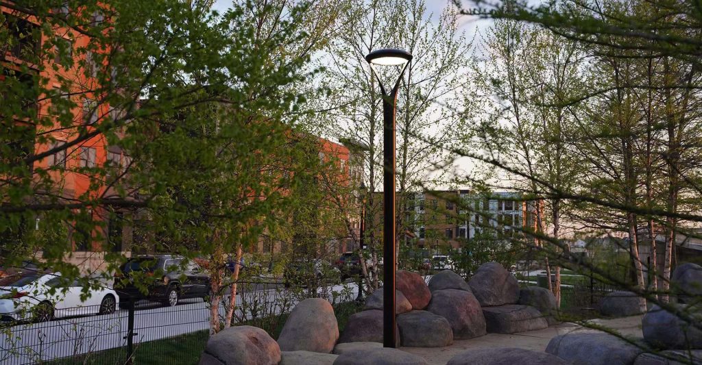 UFO solar garden light ip65 with lithium battery缩略图 UFO solar garden light ip65 with lithium battery缩略图