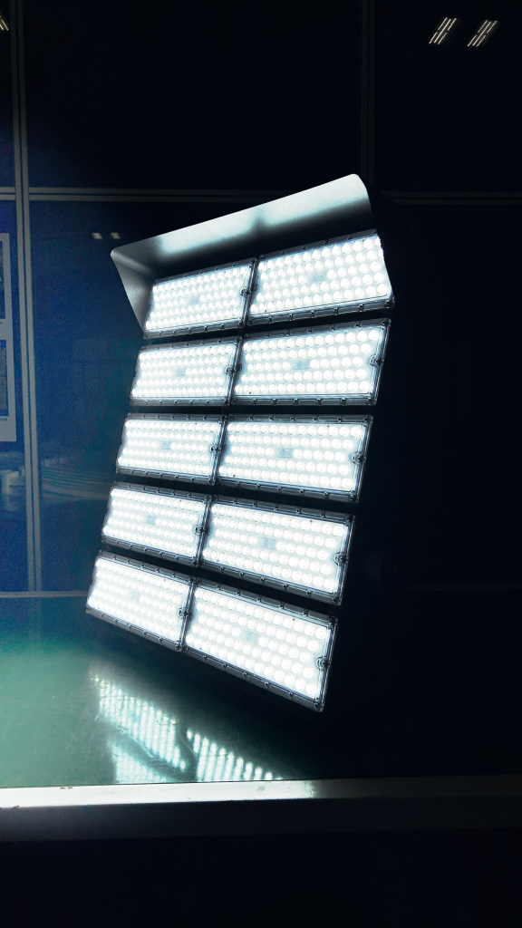 What is spot light？缩略图